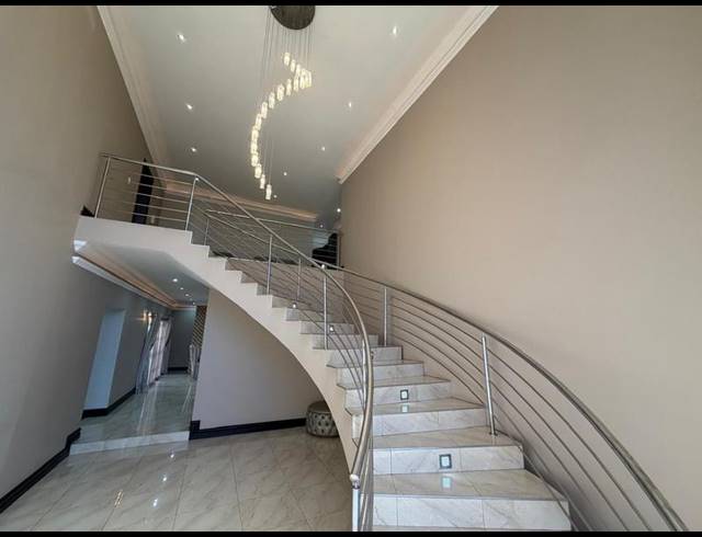 4 BEDROOM HOUSE FOR SALE IN BLUE VALLEY GOLF ESTATE